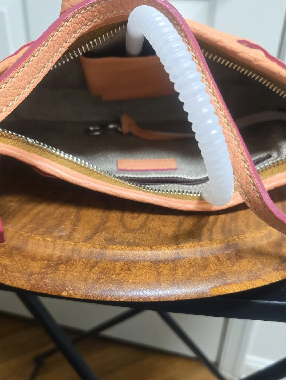 D&B Peach Leather Shoulder Bag - Women - Picture 6 of 8